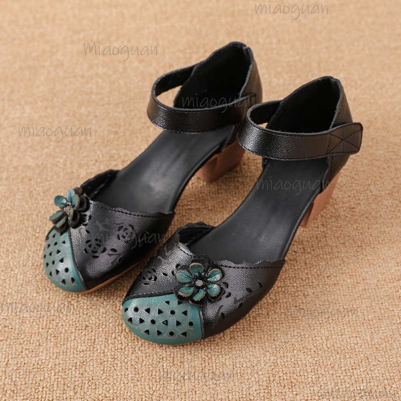 Ethnic Fashion In - Sandálias Gladiadoras Vazadas com Bico Coberto,
